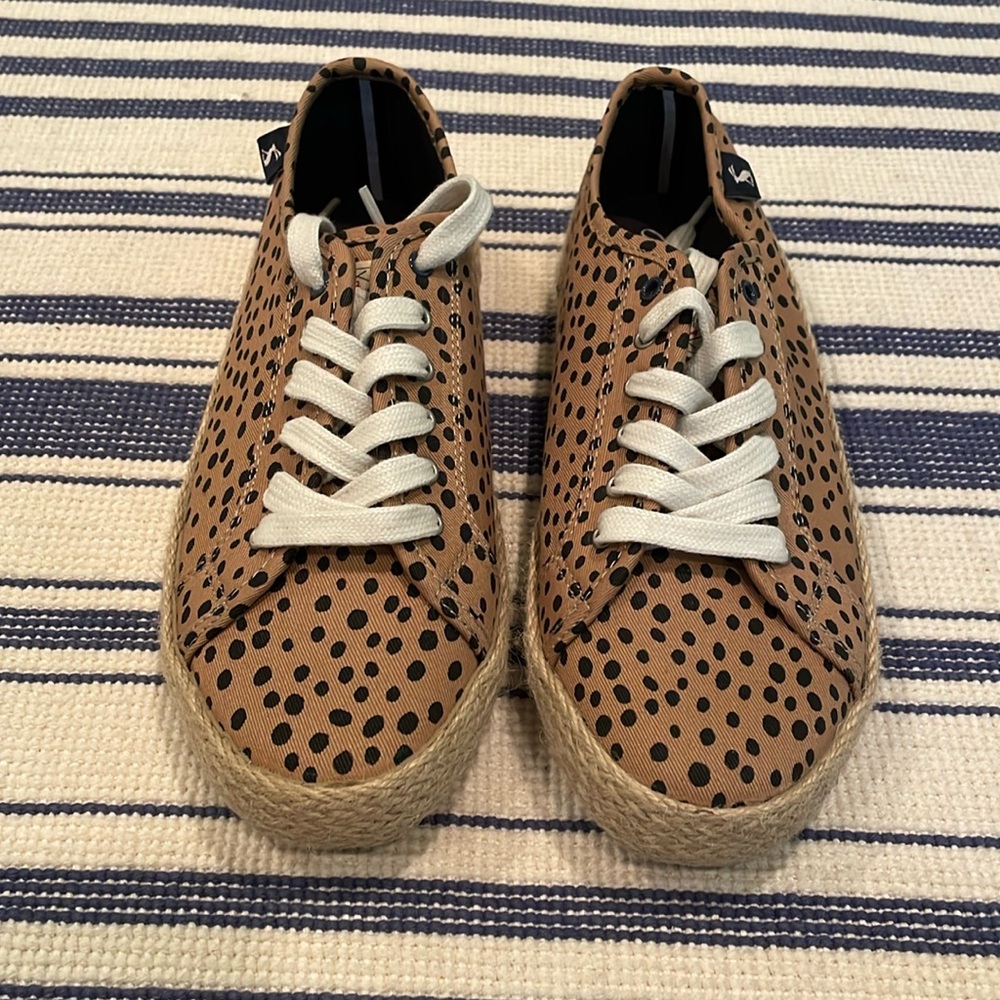 EUC Joules Coast Summer Pump Espadrille Sneakers in Beige Spot Size 7